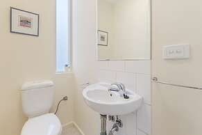 Gorgeous 2-bed Victorian Home in Artsy