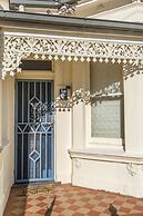 Gorgeous 2-bed Victorian Home in Artsy