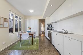 Gorgeous 2-bed Victorian Home in Artsy