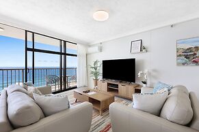 Beachfront Stylish Apartment With Ocean Views
