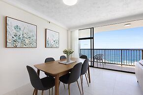 Beachfront Stylish Apartment With Ocean Views