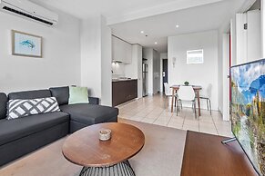 Central 1-bed Apartment With Secure Parking
