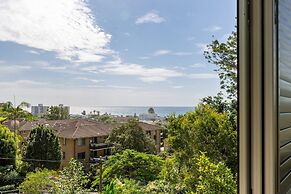 Luxury 2-bed With Ocean Views and Garden