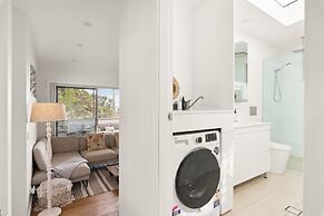 Luxury 2-bed With Ocean Views and Garden