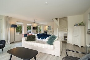 Lovely 4-person Villa With Private Pool