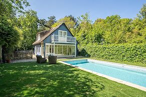 Lovely 4-person Villa With Private Pool
