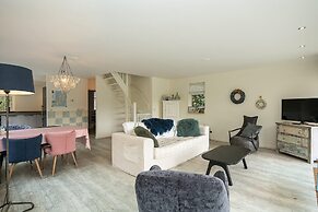 Lovely 4-person Villa With Private Pool