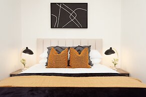 Perfect Located Comfy Studio With Balcony