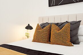 Perfect Located Comfy Studio With Balcony