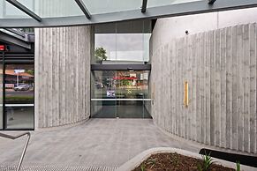 Experience Elegance in This Chic 1-bed Unit