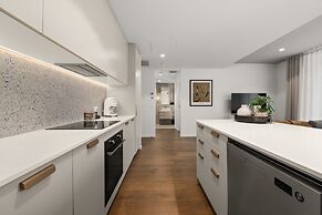 Experience Elegance in This Chic 1-bed Unit