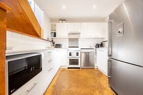 Delightful 4-bed Home Near Centennial Park