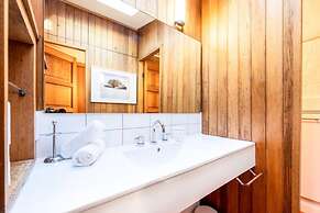 Delightful 4-bed Home Near Centennial Park
