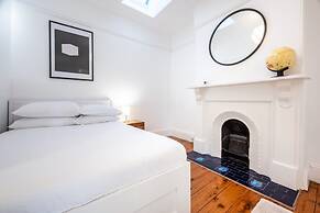 Delightful 4-bed Home Near Centennial Park