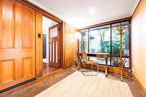 Delightful 4-bed Home Near Centennial Park