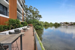 Surfers Paradise 2-bed Flat With Luxury Amenities