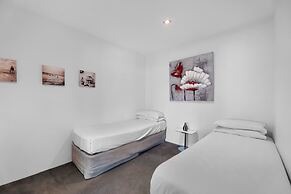 Scenic 2-bed With Pool, Gym