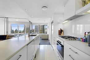 Scenic 2-bed With Pool, Gym