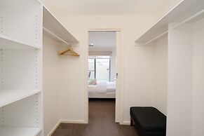 Ground Level 1-bed: Courtyard & Alfresco Dining