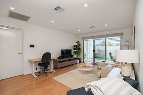 Ground Level 1-bed: Courtyard & Alfresco Dining