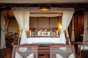 Maloba Lodge - Private Game Reserve