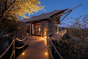 Maloba Lodge - Private Game Reserve