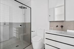 Modern Apartment on Burgundy Precinct & Parklands
