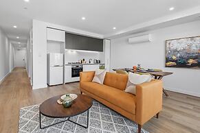 Modern Apartment on Burgundy Precinct & Parklands