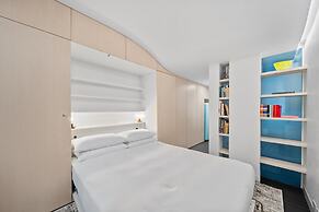 Stylish Studio in Acton With Stunning Water Views
