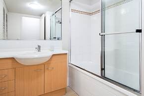 2-bed Family Haven With Pools, BBQ & Playgrounds