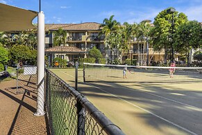 2-bed Family Haven With Pools, BBQ & Playgrounds
