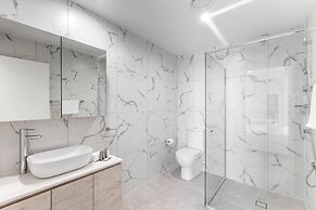 Pristine 3-bed Kiama Unit With Courtyard