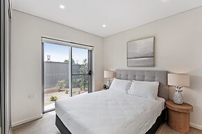Pristine 3-bed Kiama Unit With Courtyard
