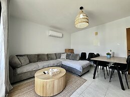 41 KAP - Stay Paradise Apartment
