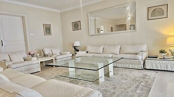 24 NIC - Stay Charm Classic Apartment