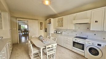 24 NIC - Stay Charm Classic Apartment
