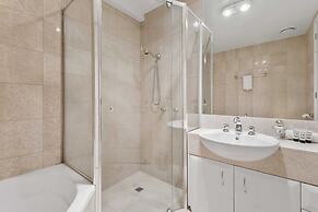 Spacious 3-bed Apartment by the MCG