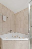 Spacious 3-bed Apartment by the MCG