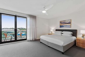 Spacious 3-bed Apartment by the MCG