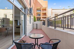 Stylish 2-bed Apartment With Pool in Camperdown