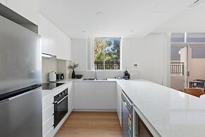 Stylish 2-bed Apartment With Pool in Camperdown