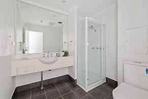 Stylish 2-bed Apartment With Pool in Camperdown