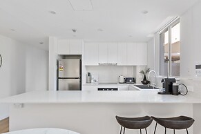 Stylish 2-bed Apartment With Pool in Camperdown