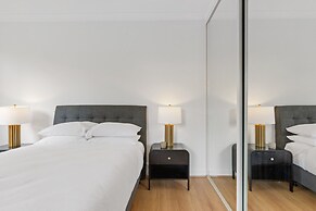 Stylish 2-bed Apartment With Pool in Camperdown