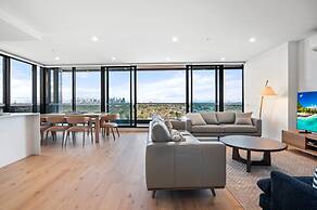 Stylish City-view Apartment With Amenities