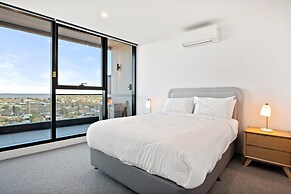 Stylish City-view Apartment With Amenities