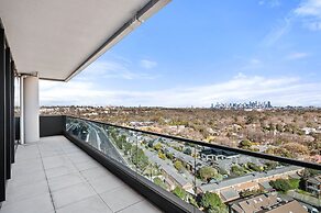 Stylish City-view Apartment With Amenities