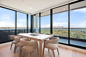 Stylish City-view Apartment With Amenities