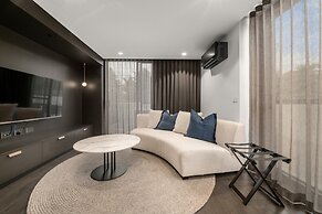 Braddon Studio With Communal BBQ