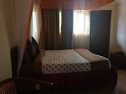 Silvia's  Inn Hotel